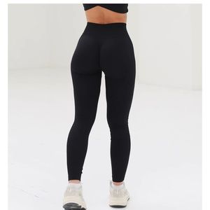 Lazuli label Seamless Ribbed Contour Leggings SIZE medium